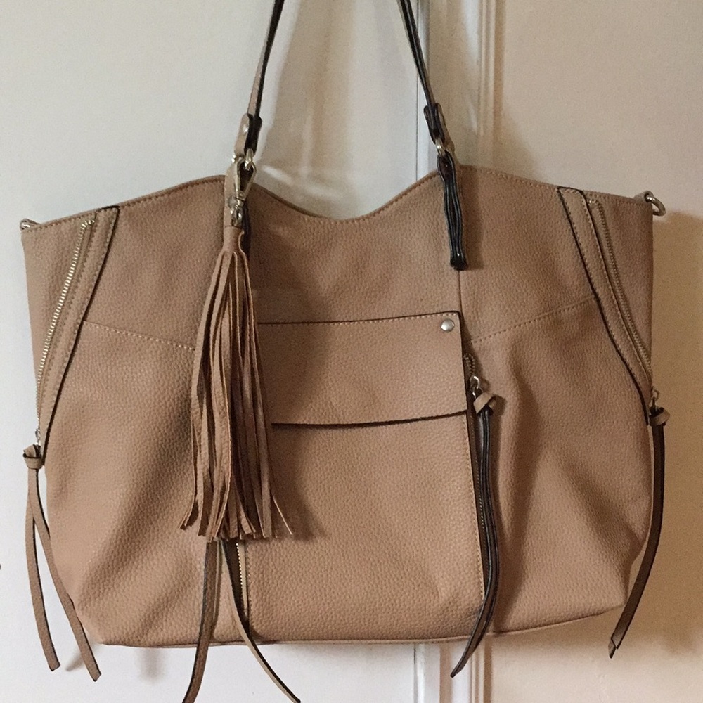 Black Rivet tan shoulder bag